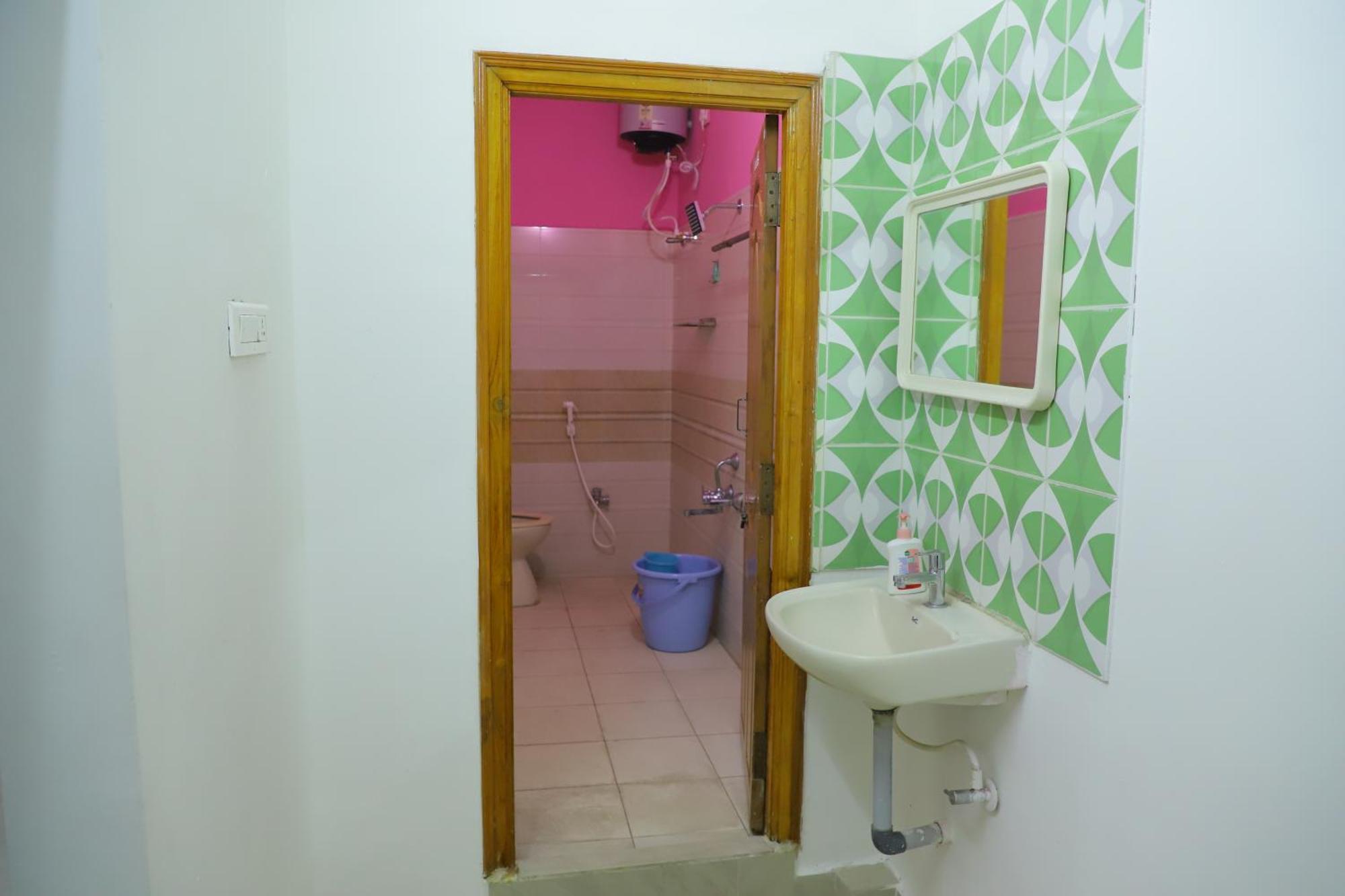 Nanda Mohan Homestay- Luxuries Ac Apartment Close To Alipiri Foothills-Kapila Teertham And Iskcon Temple Tirupati Exterior foto