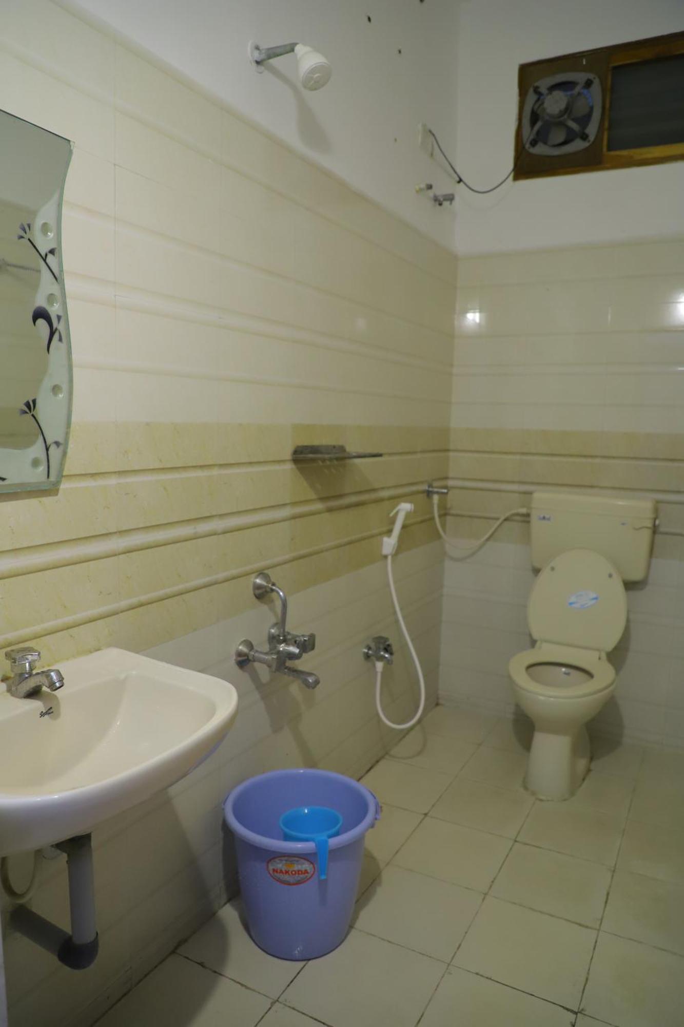Nanda Mohan Homestay- Luxuries Ac Apartment Close To Alipiri Foothills-Kapila Teertham And Iskcon Temple Tirupati Exterior foto