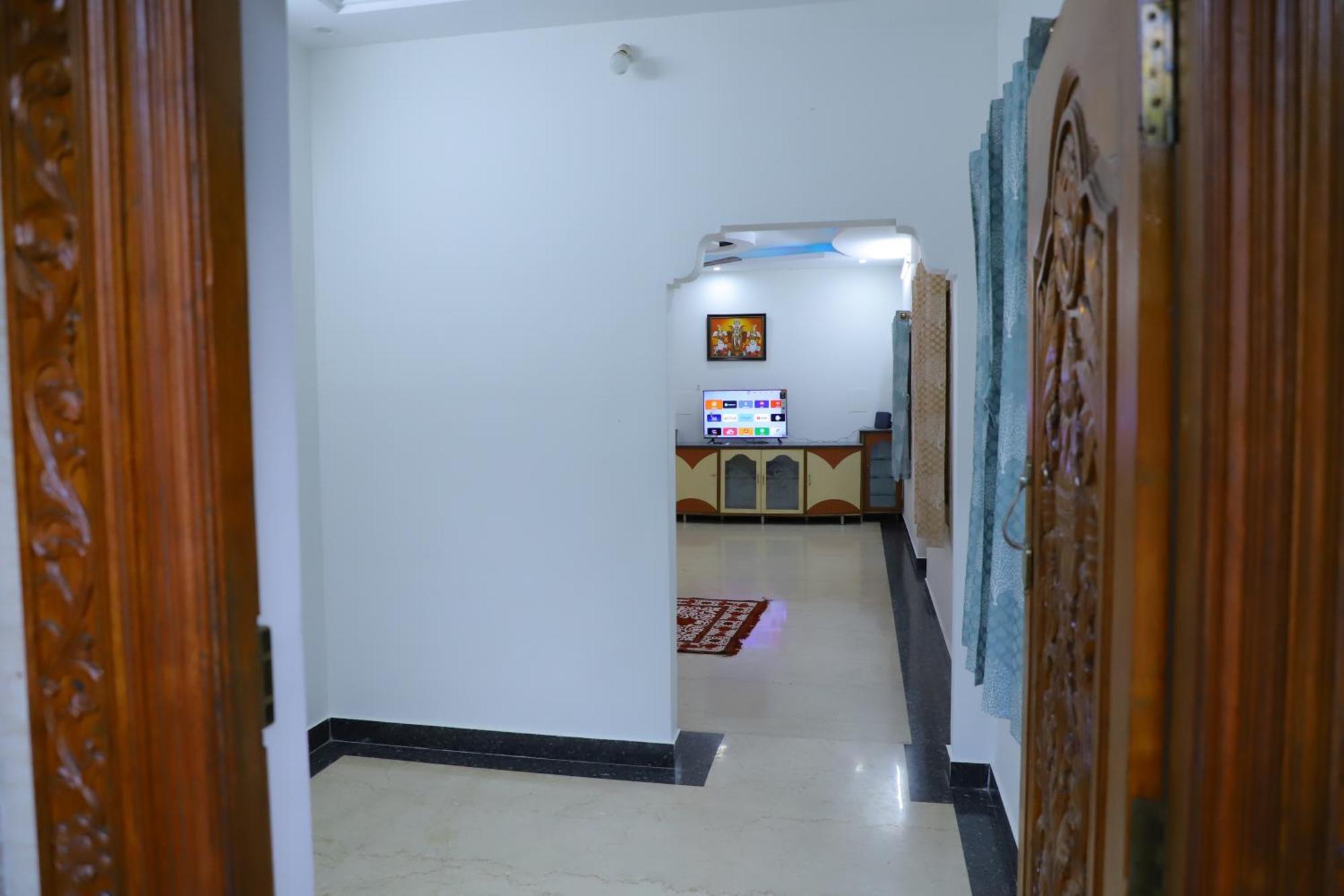 Nanda Mohan Homestay- Luxuries Ac Apartment Close To Alipiri Foothills-Kapila Teertham And Iskcon Temple Tirupati Exterior foto