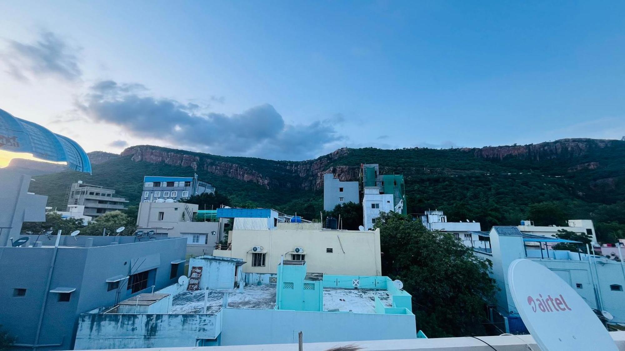 Nanda Mohan Homestay- Luxuries Ac Apartment Close To Alipiri Foothills-Kapila Teertham And Iskcon Temple Tirupati Exterior foto